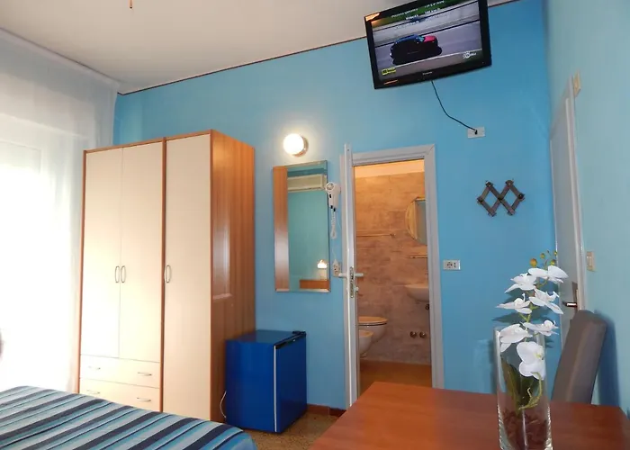 Vera Hotel *
